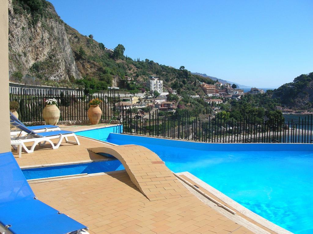 Villa Isola Bella Таормина Стая снимка
